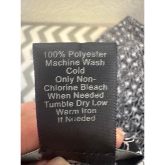 Ann Taylor XL Black White Patterned Blouse – Women’s Workwear Top - Picture 7 of 7